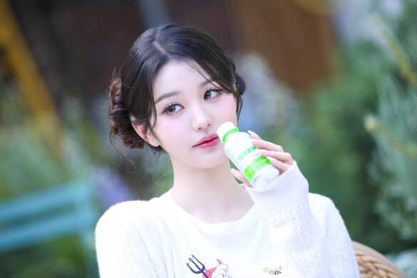 Behind-the-scenes cut of Jang Wonyoung (IVE)
