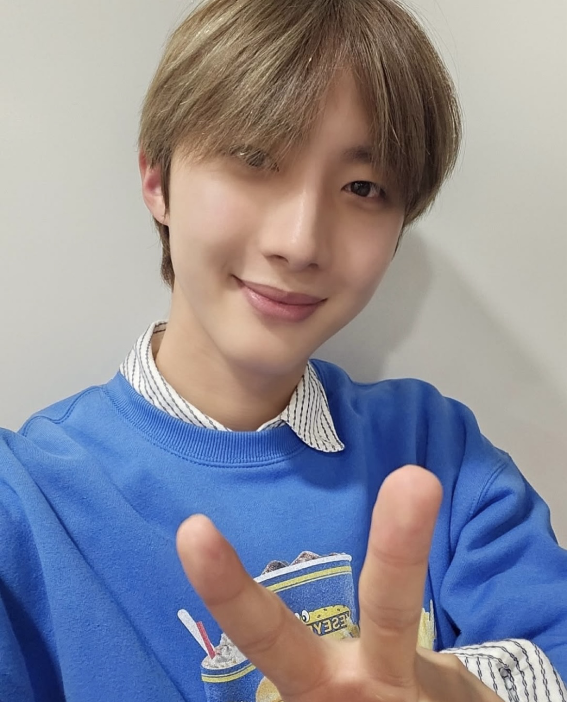Behind-the-scenes cut of Hui (PENTAGON)