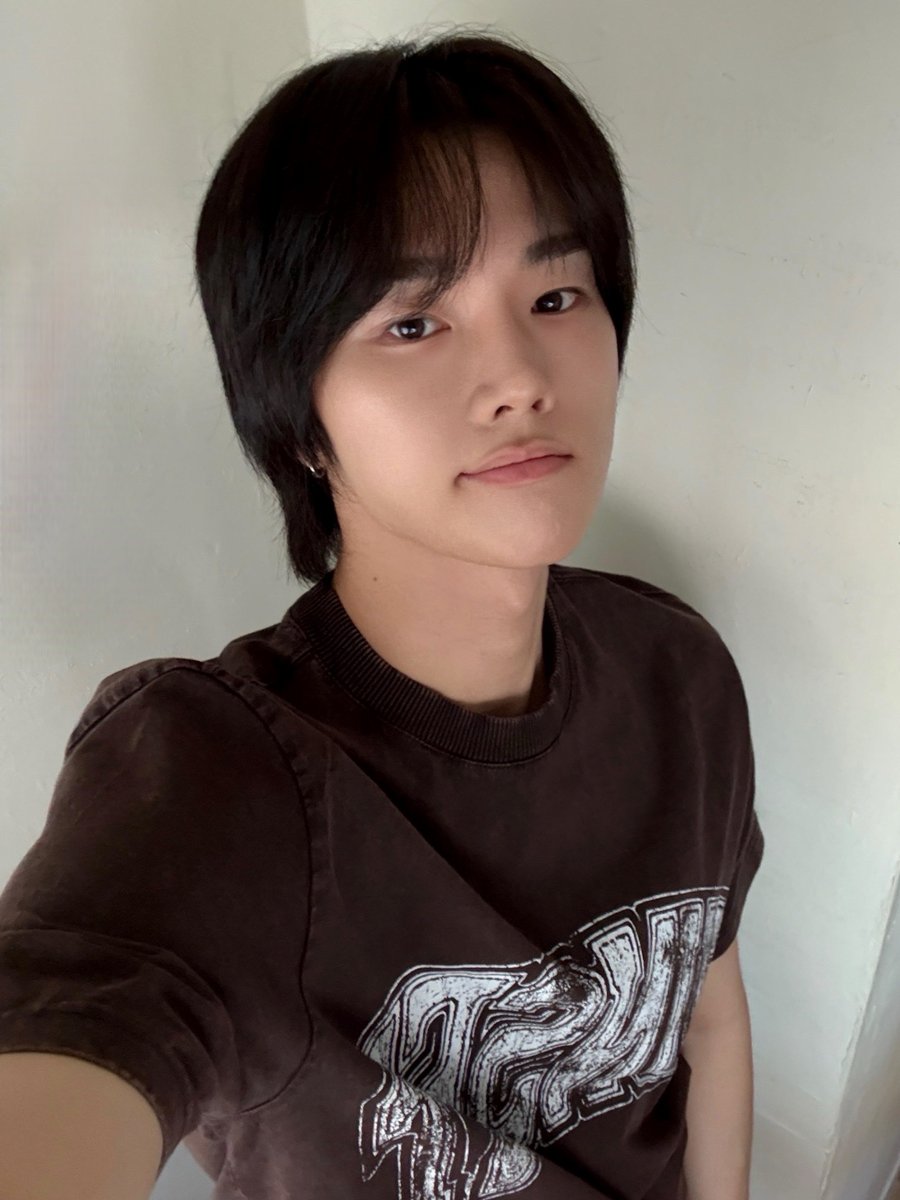 Recent activity shot of Xdinary Heroes