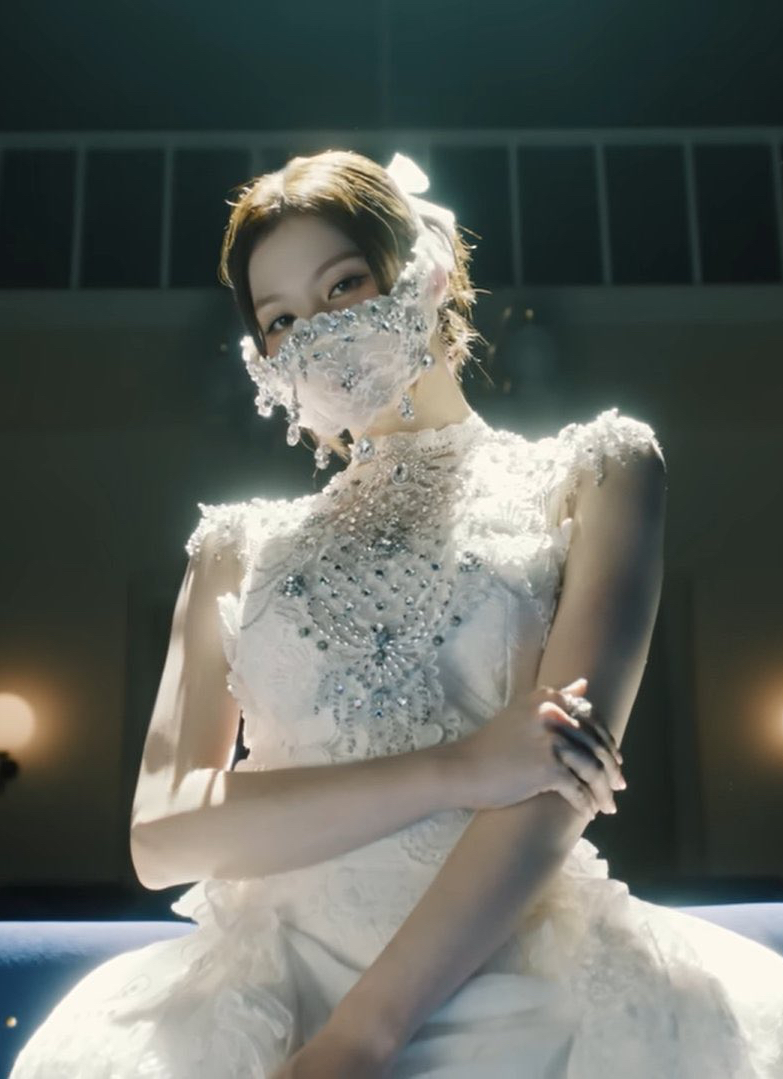 사나 (TWICE)의 최신 사진