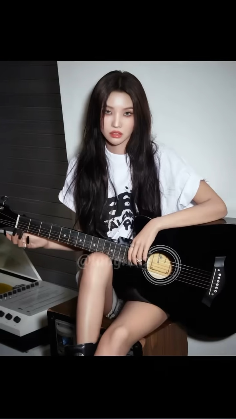 Latest photo of Soyeon (i-dle)