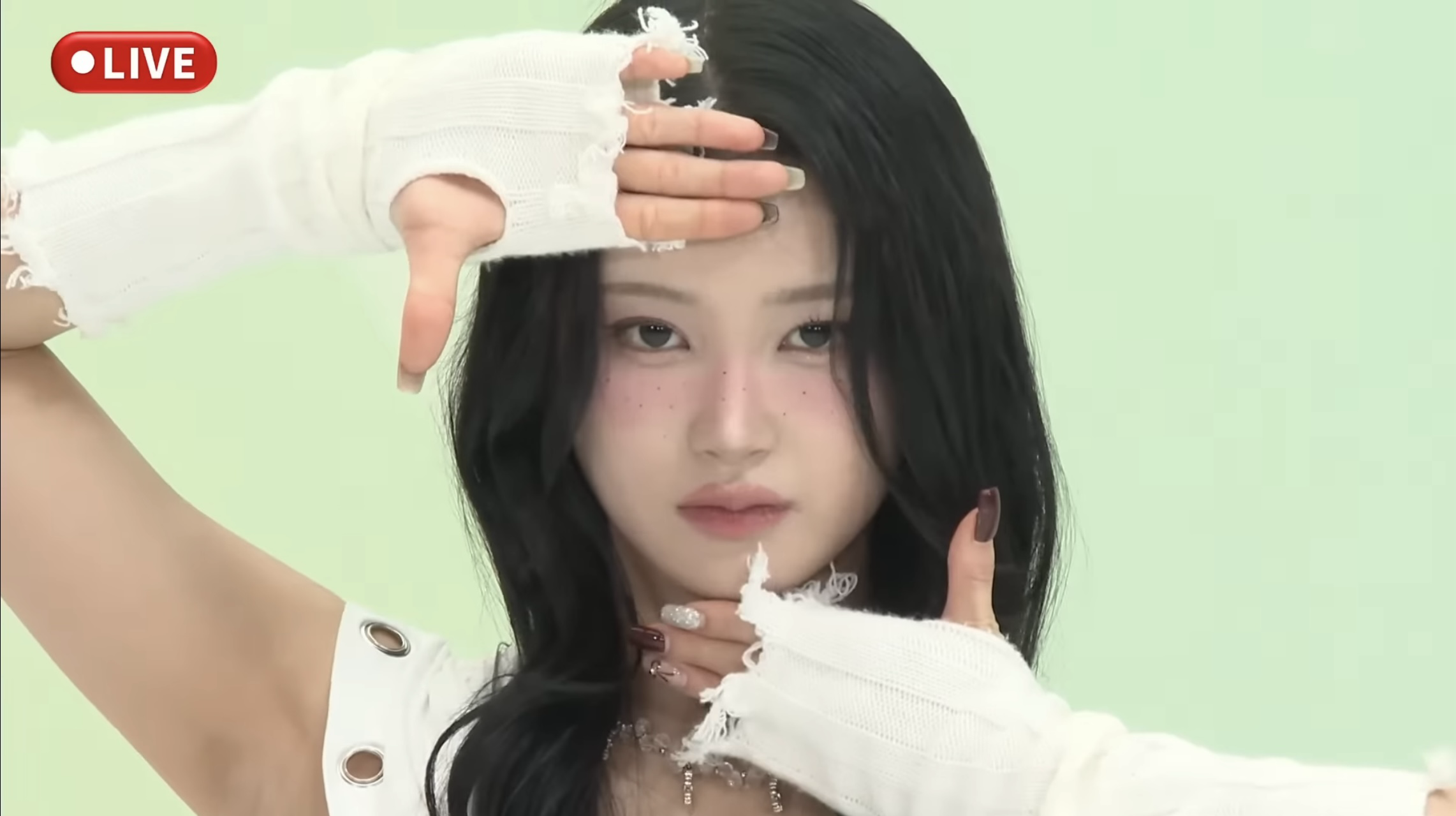 Behind-the-scenes cut of Sakurai Miu (ME:I)