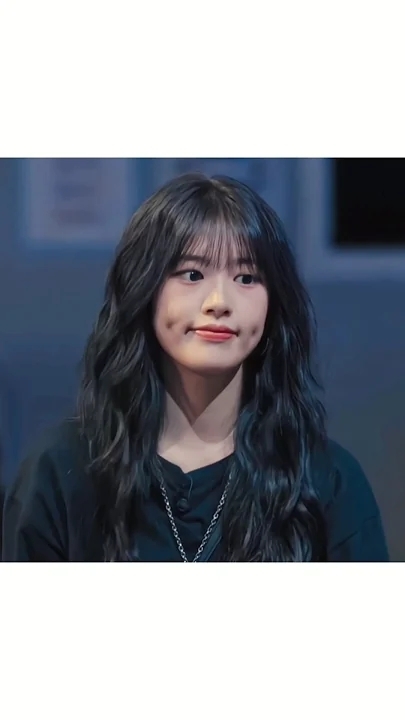Latest photo of An Yujin (IVE)
