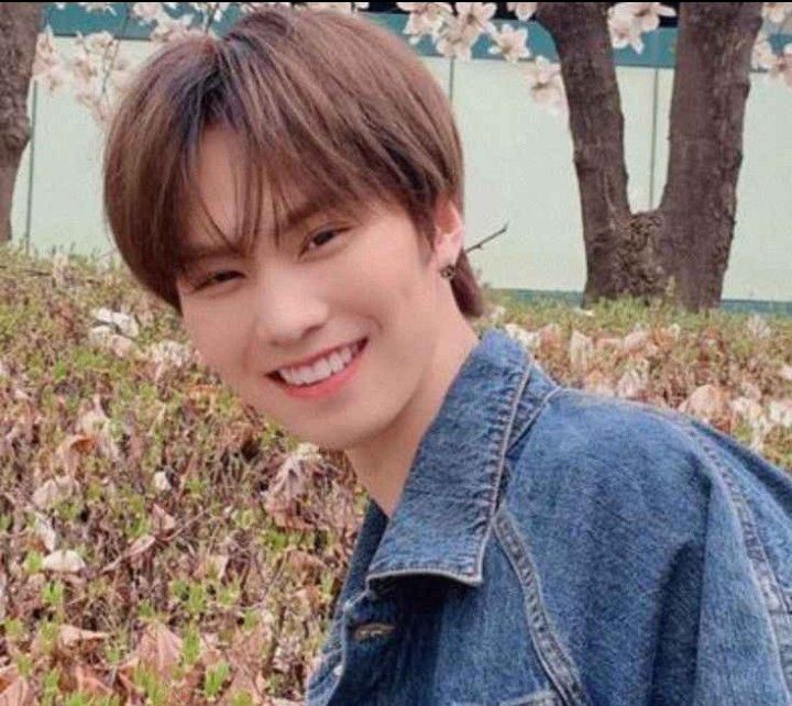 A moment captured by Rocky's fan