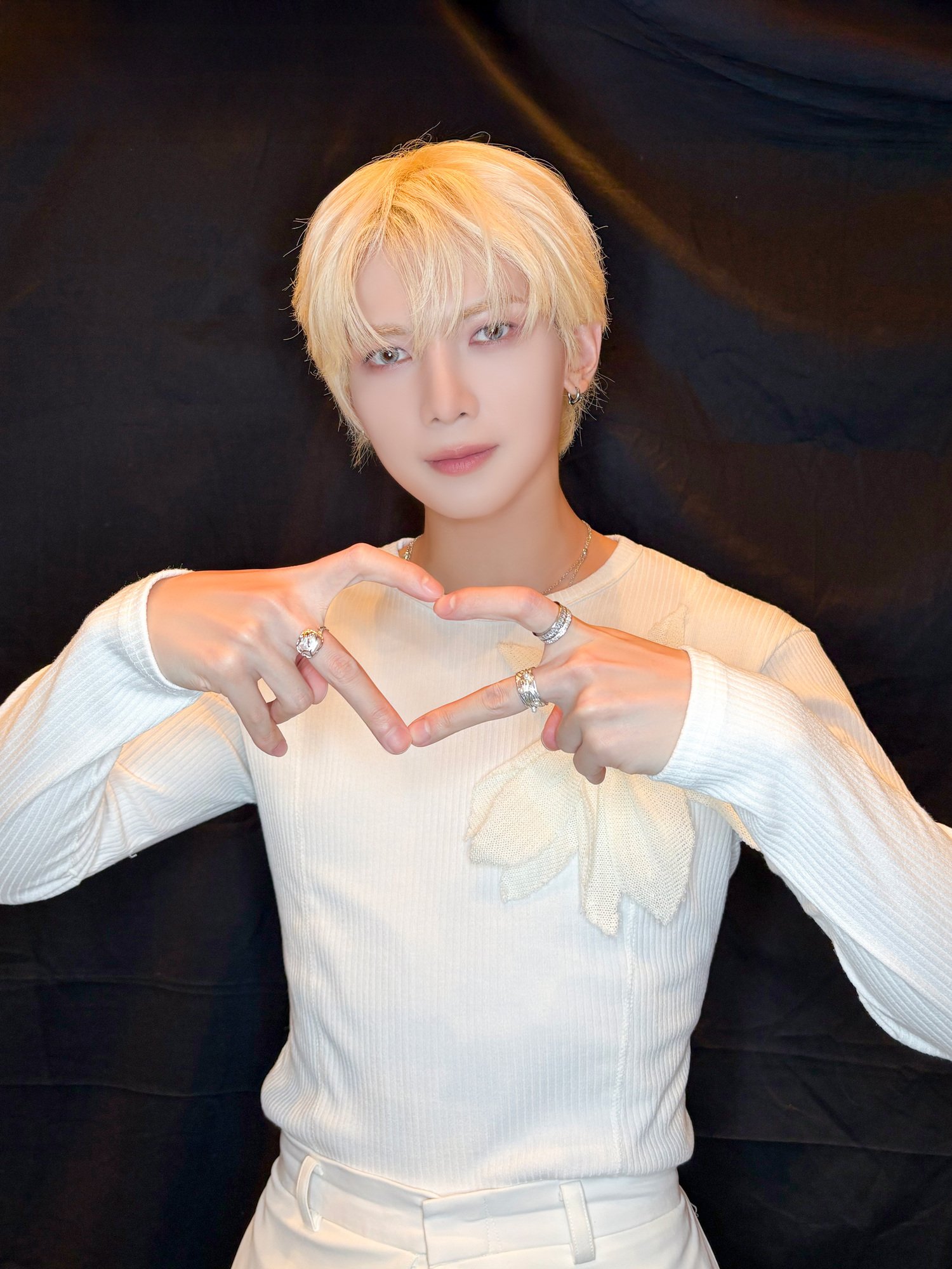 Behind-the-scenes cut of ATEEZ