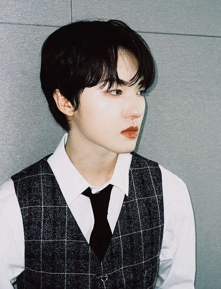 Behind-the-scenes cut of Junghoon (Xikers)