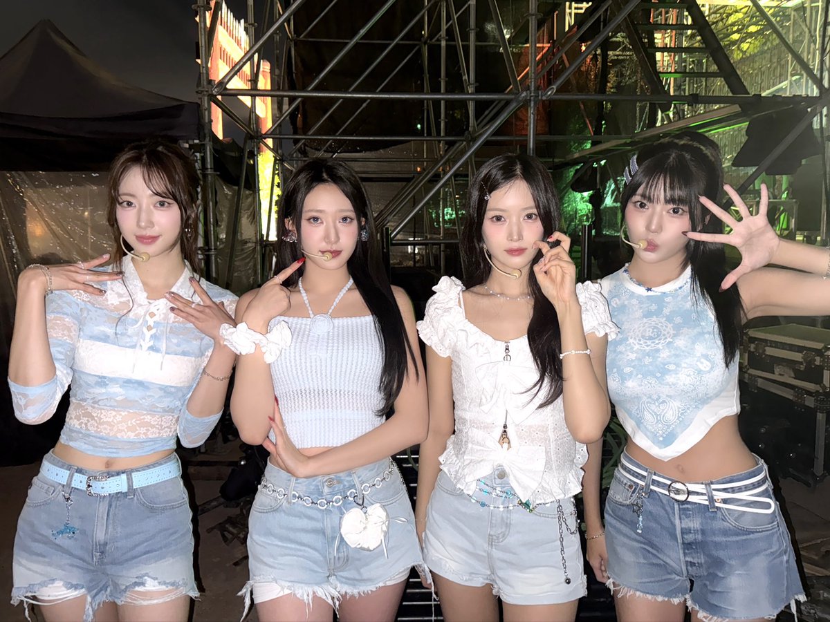 A moment captured by H1-KEY's fan