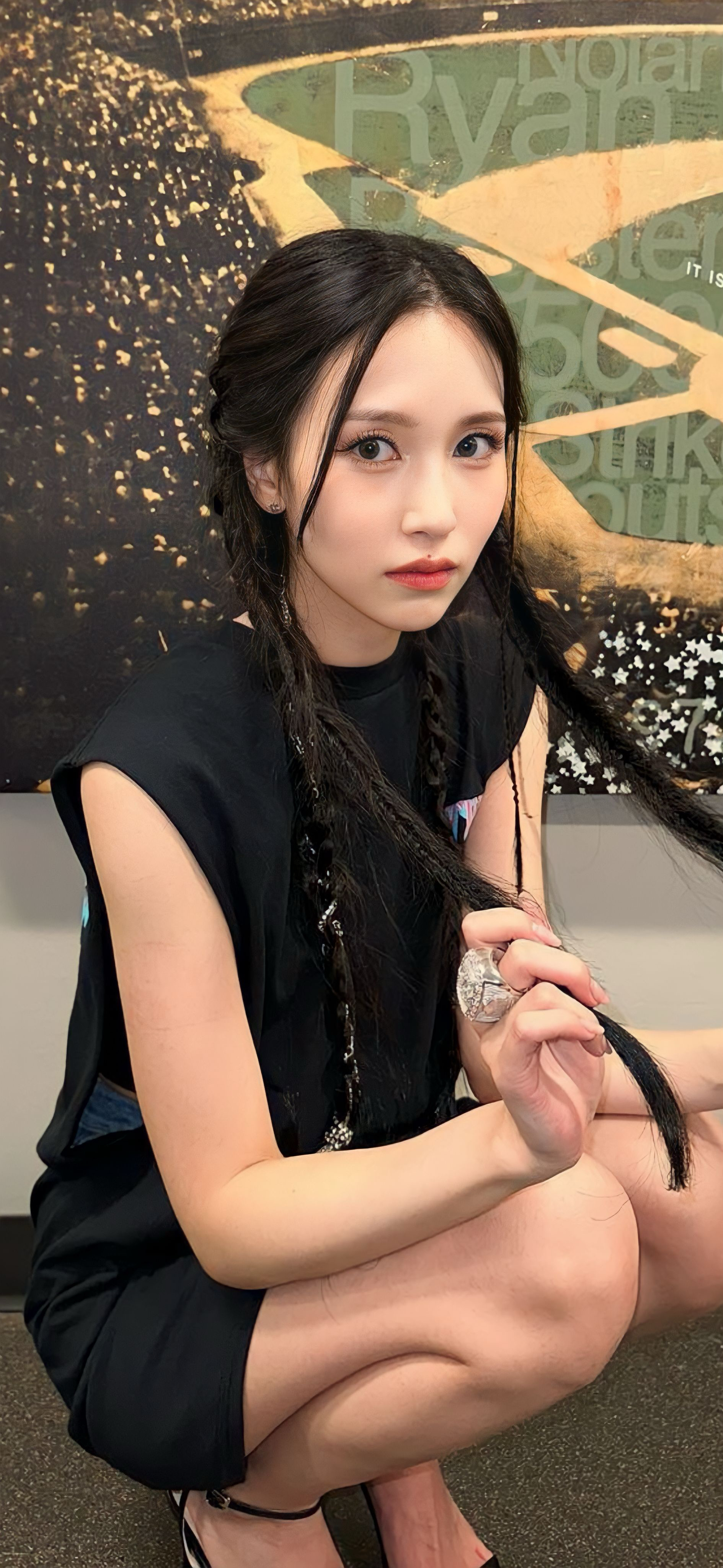Behind-the-scenes cut of Mina (TWICE)