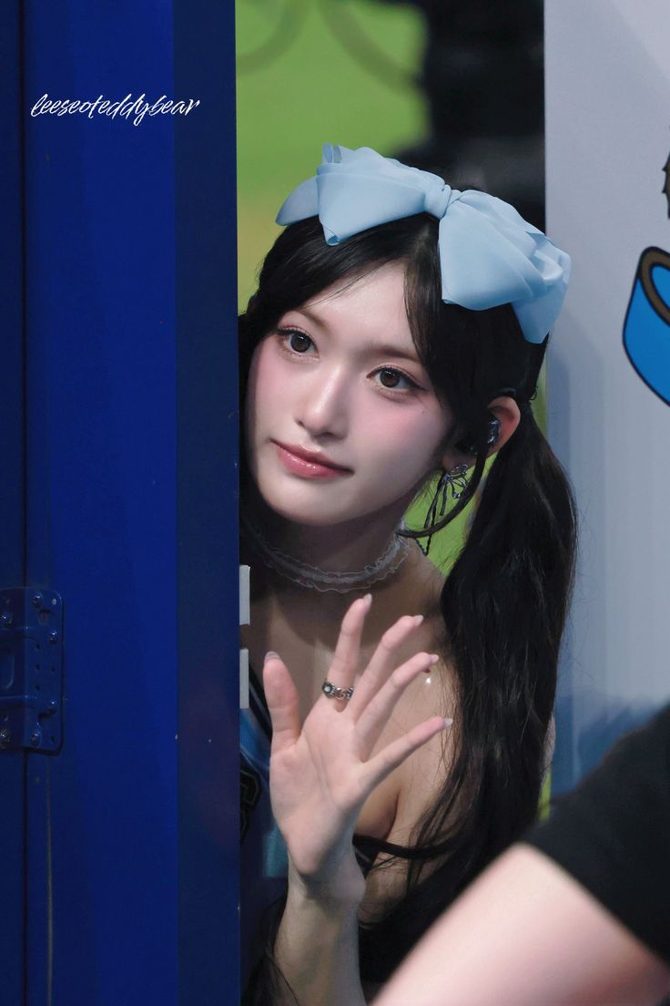 イソ (IVE)の最近の活動写真