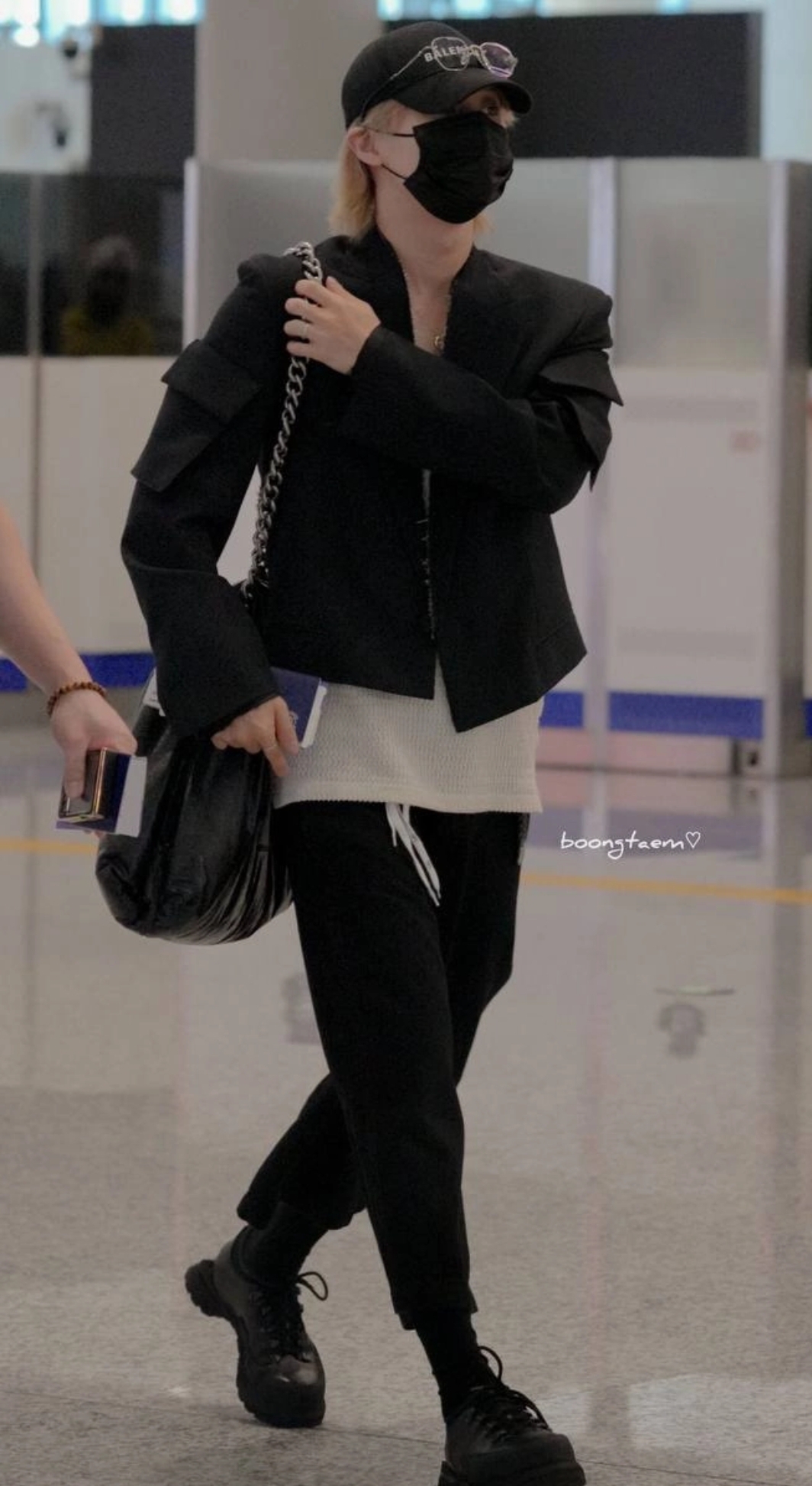 Today's most popular wallpaper in the Taemin (SHINee) community