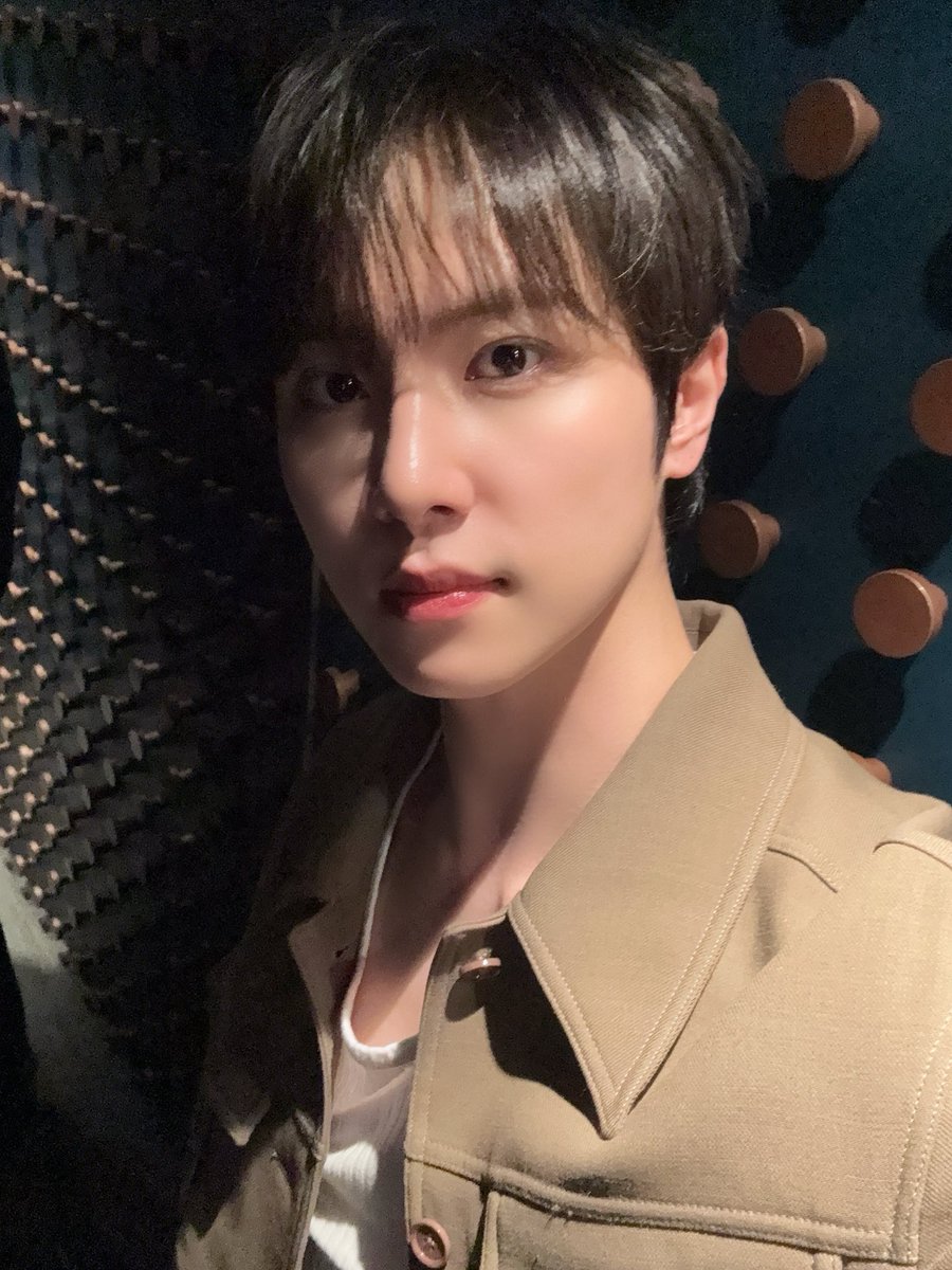 A moment captured by WEi's fan