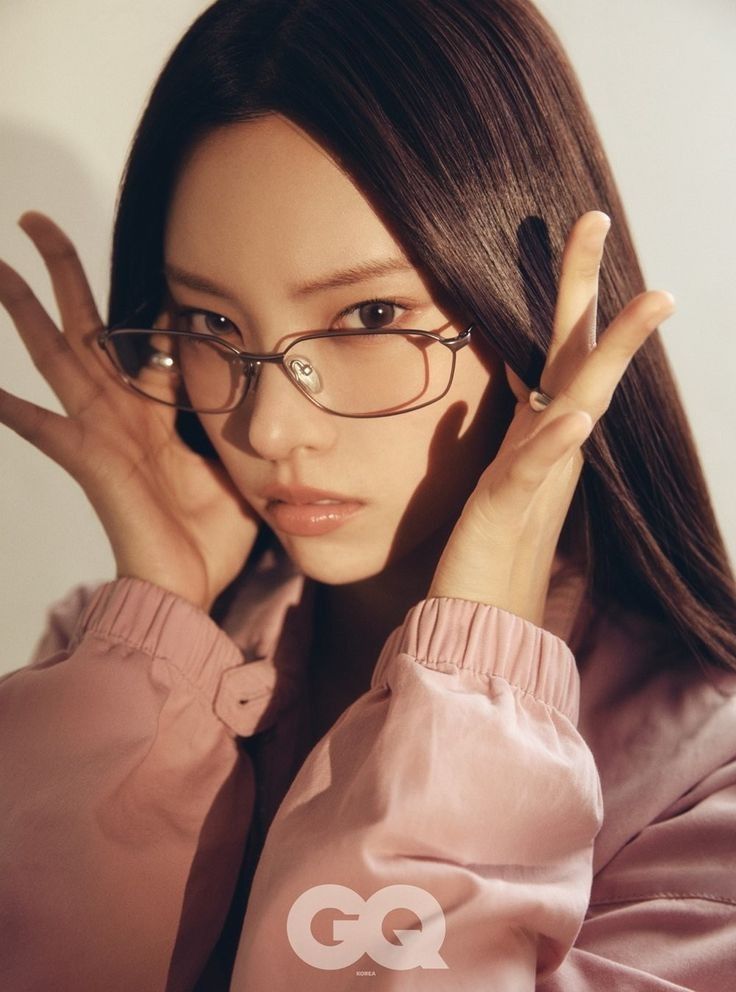 Recent activity shot of Yunah (ILLIT)