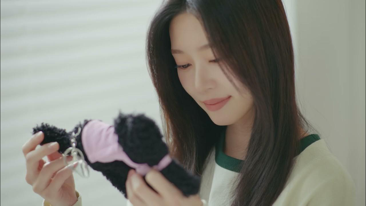Behind-the-scenes cut of Kim Minju