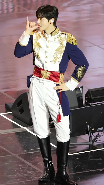 A moment captured by Nancy (MOMOLAND)'s fan