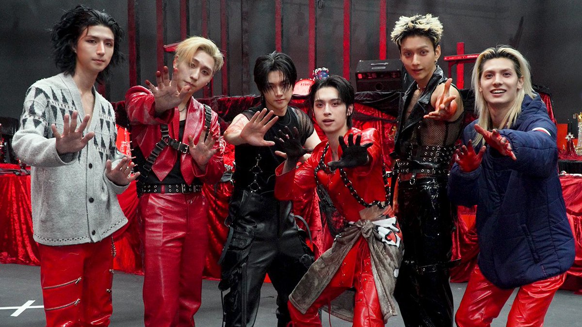 Behind-the-scenes cut of Xdinary Heroes