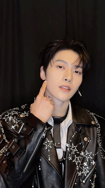 Fan-made special wallpaper for Seok Matthew (ZEROBASEONE)