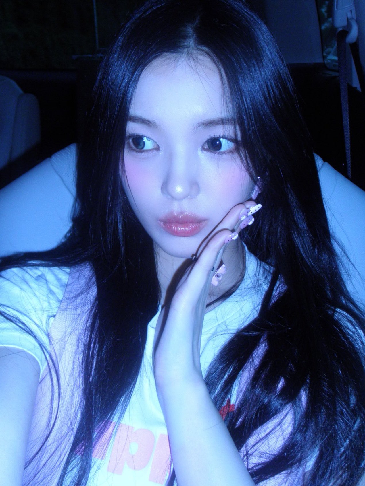 Behind-the-scenes cut of Yuha (Hearts2Hearts)