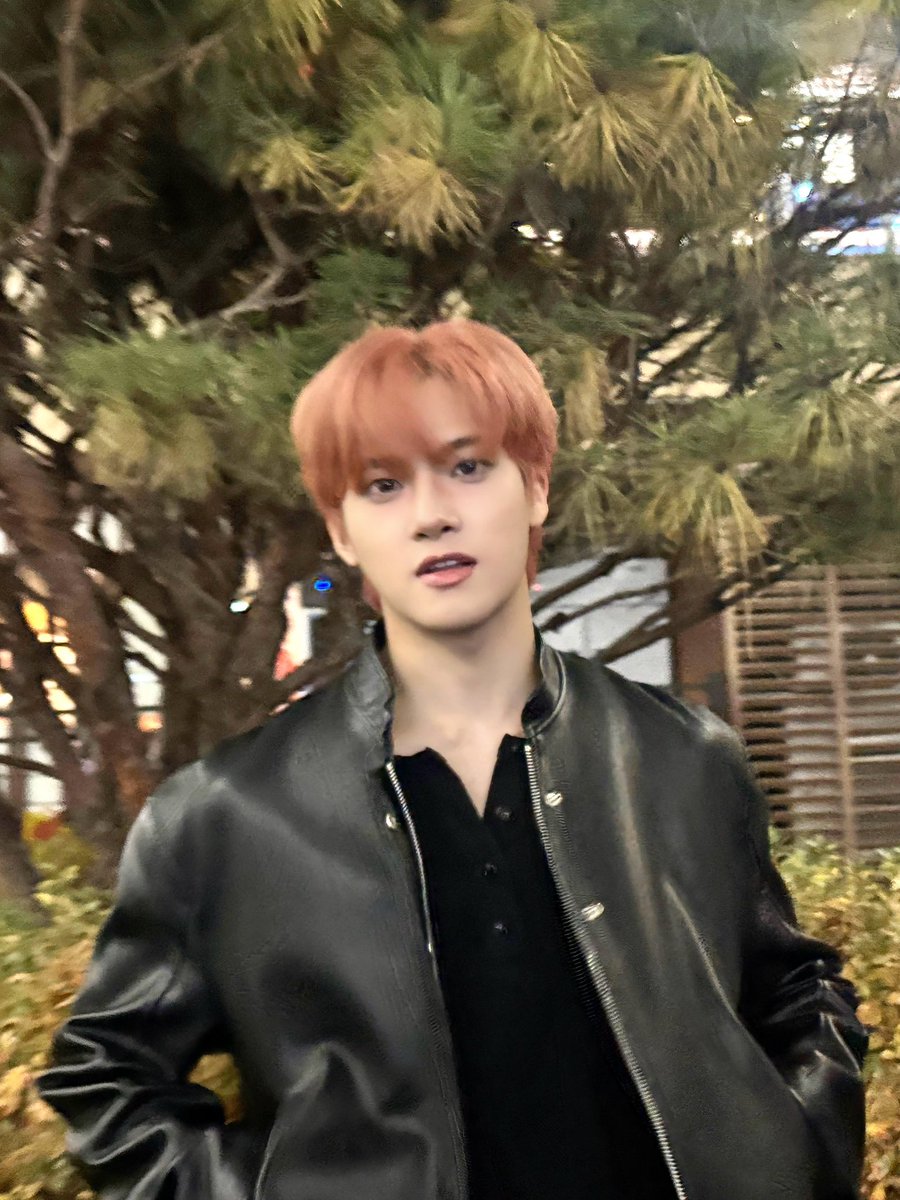 Behind-the-scenes cut of Xikers