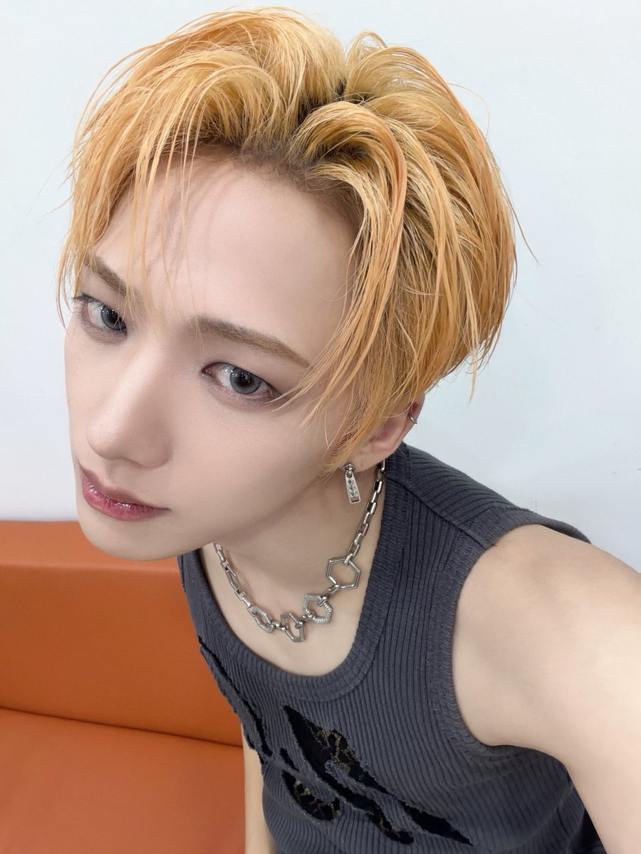 Behind-the-scenes cut of Xikers