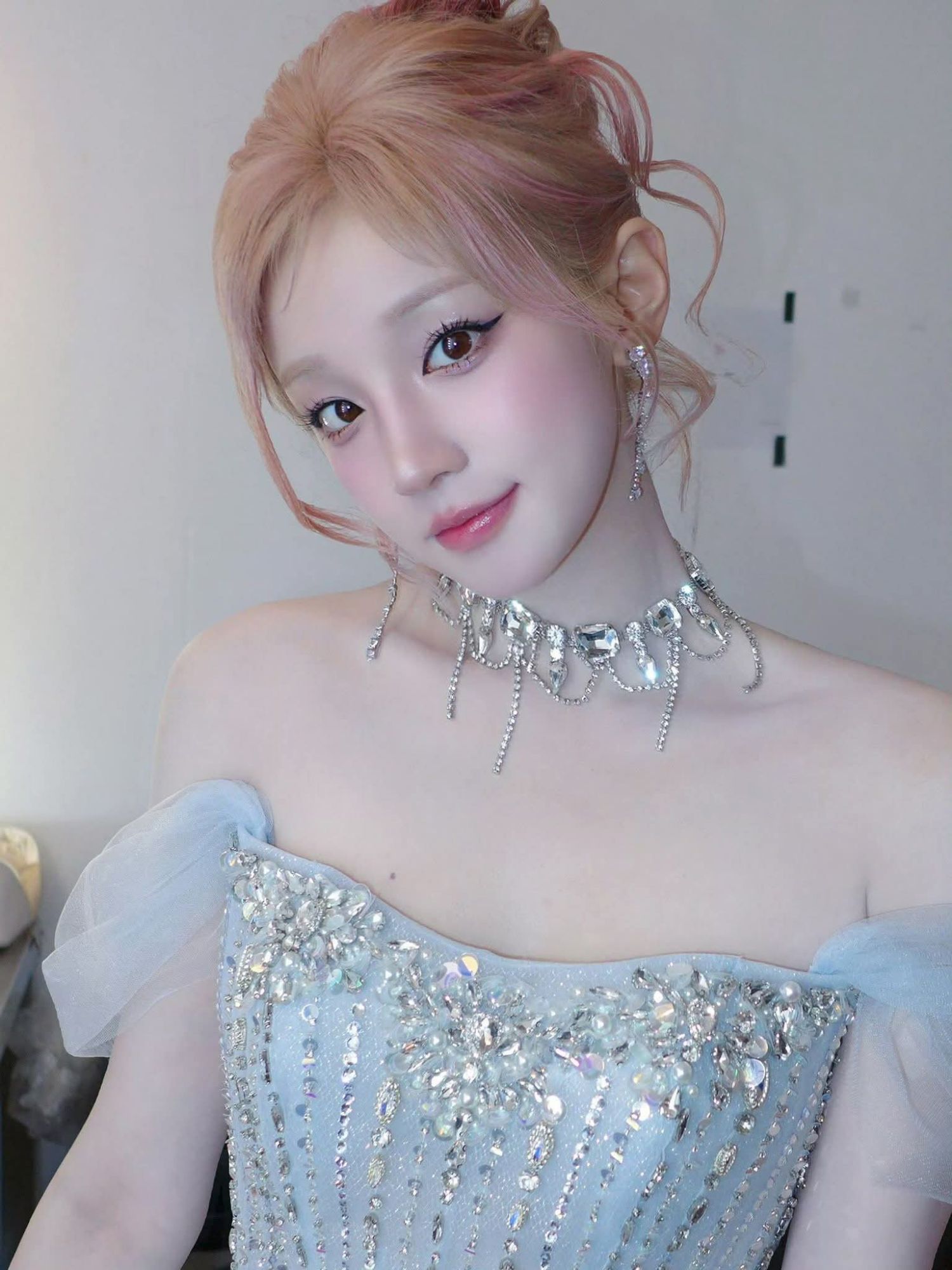 Behind-the-scenes cut of Yuqi (i-dle)