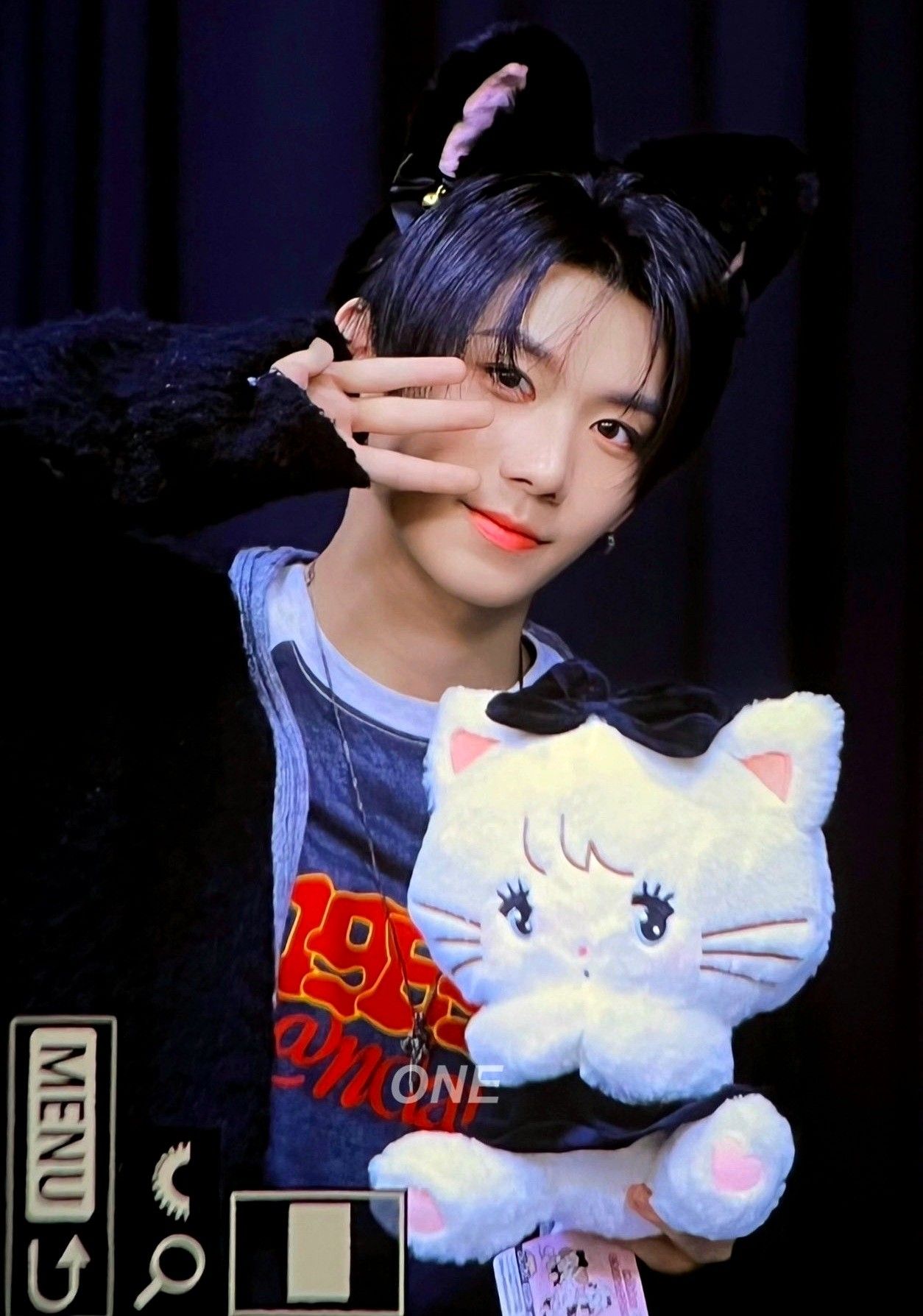 A moment captured by Park Han (AHOF)'s fan