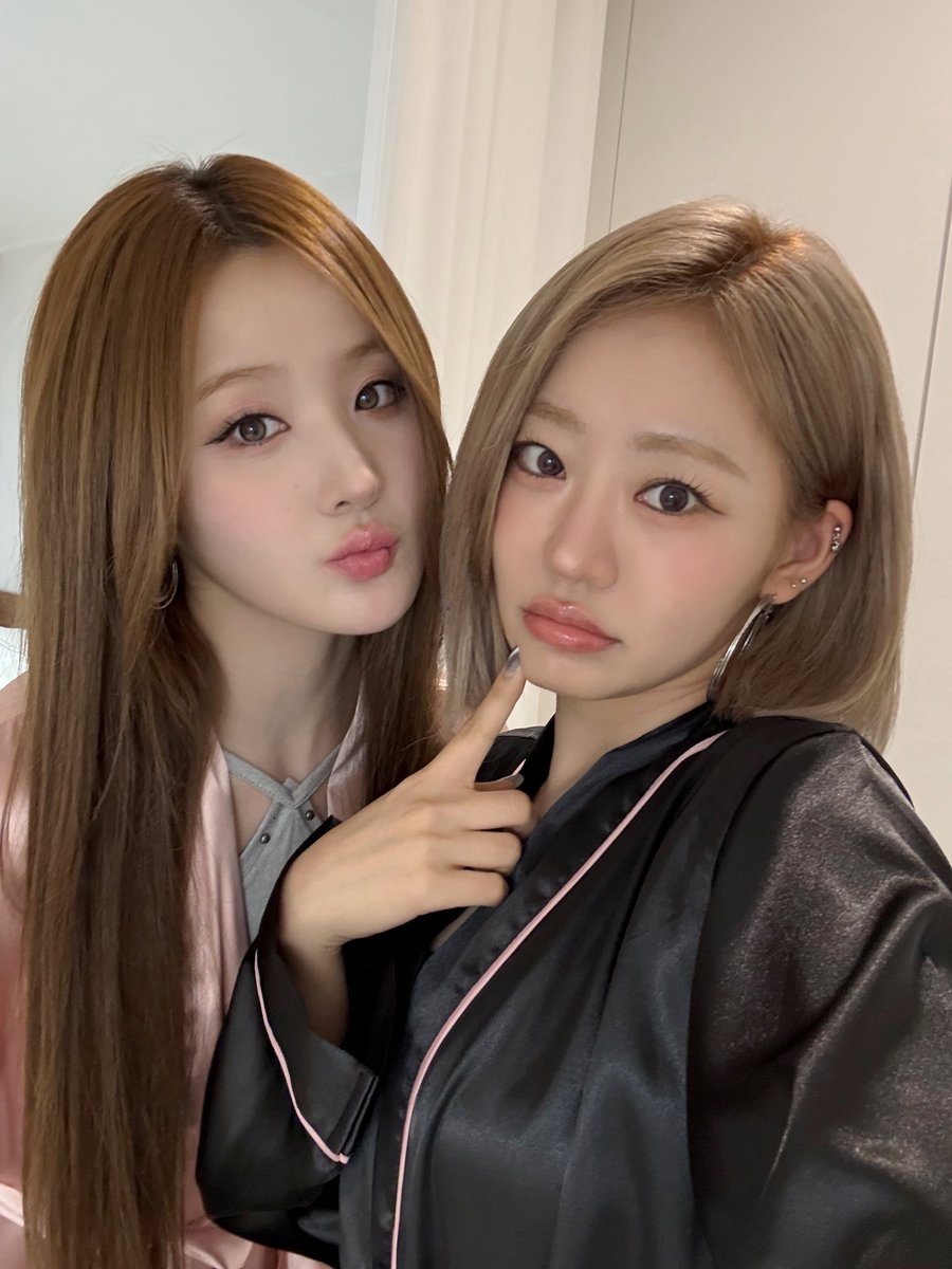 Behind-the-scenes cut of KISS OF LIFE