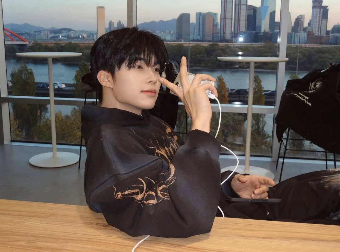 Behind-the-scenes cut of Park Gunwook (ZEROBASEONE)