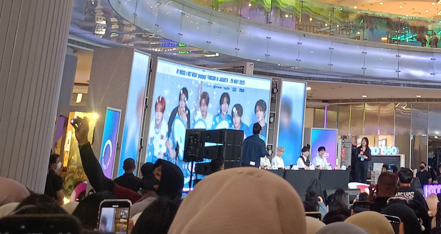 Recent activity shot of Sion (NCT WISH)