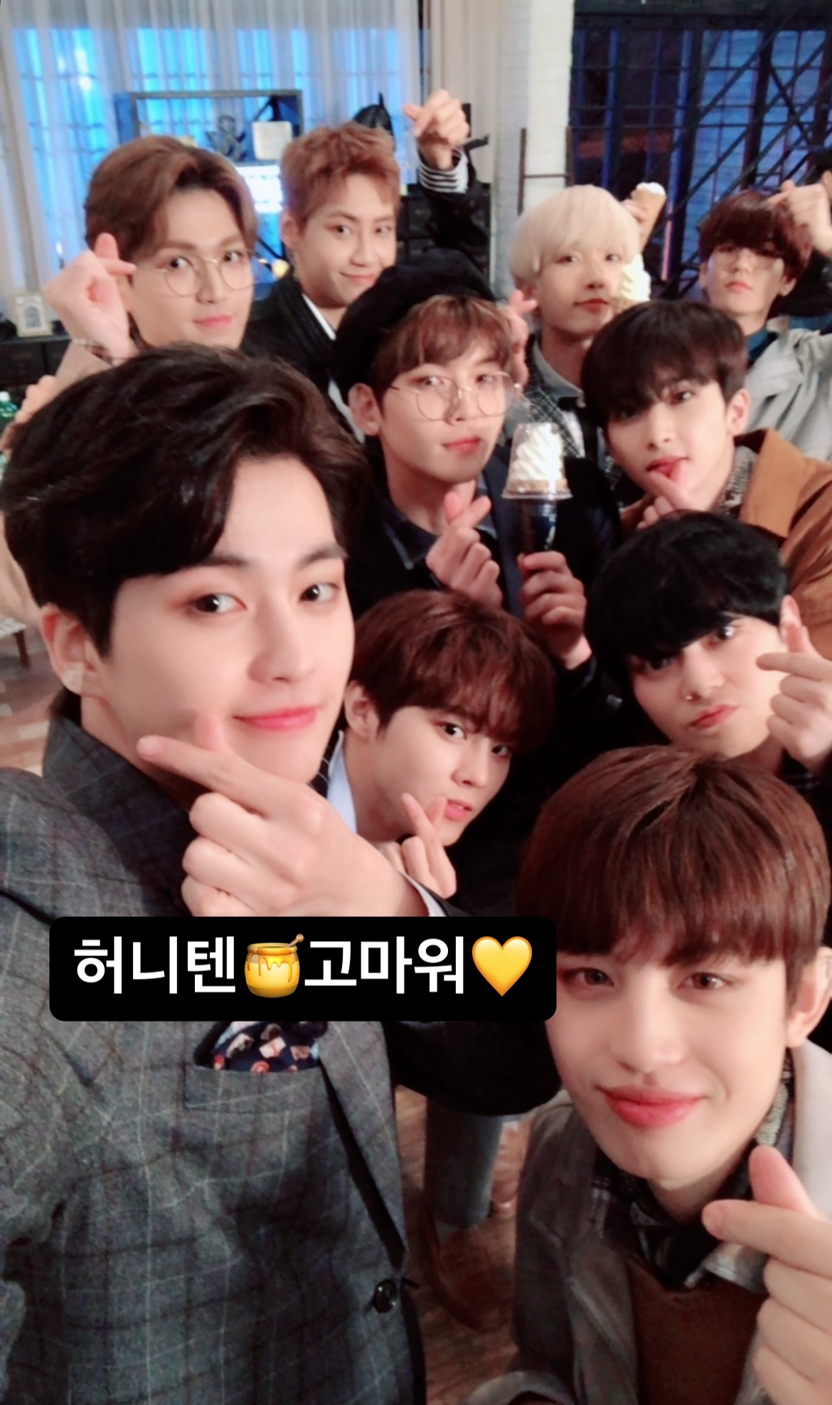 Behind-the-scenes cut of Kuhn (UP10TION)