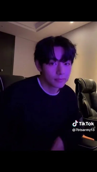 Today's most popular wallpaper in the V (BTS) community