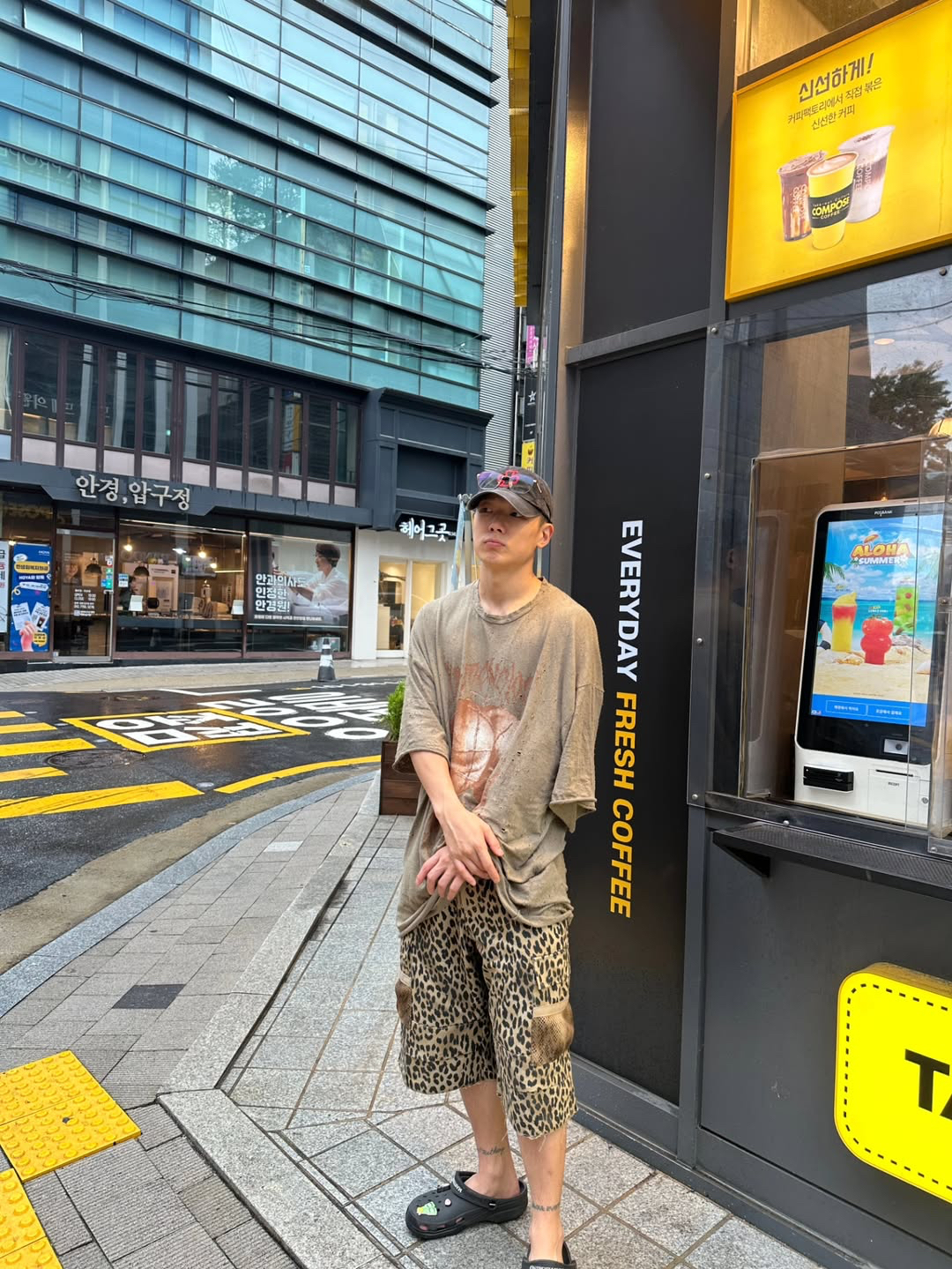 A moment captured by BOBBY (iKON)'s fan