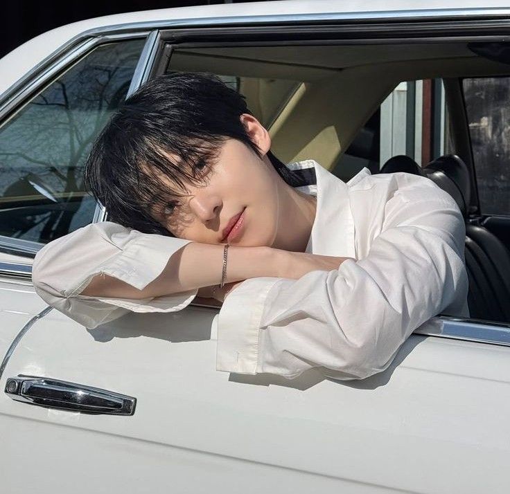 Behind-the-scenes cut of Yunho (ATEEZ)