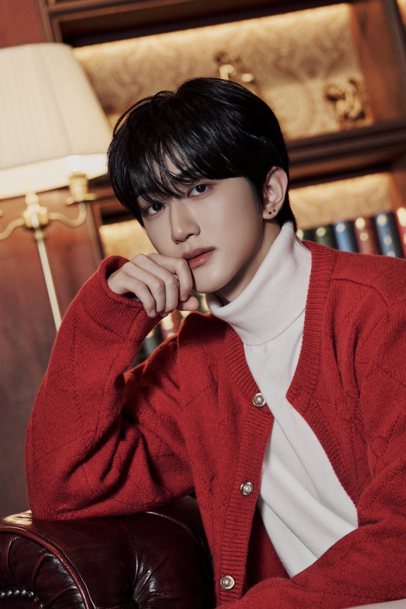 Behind-the-scenes cut of YOUNITE