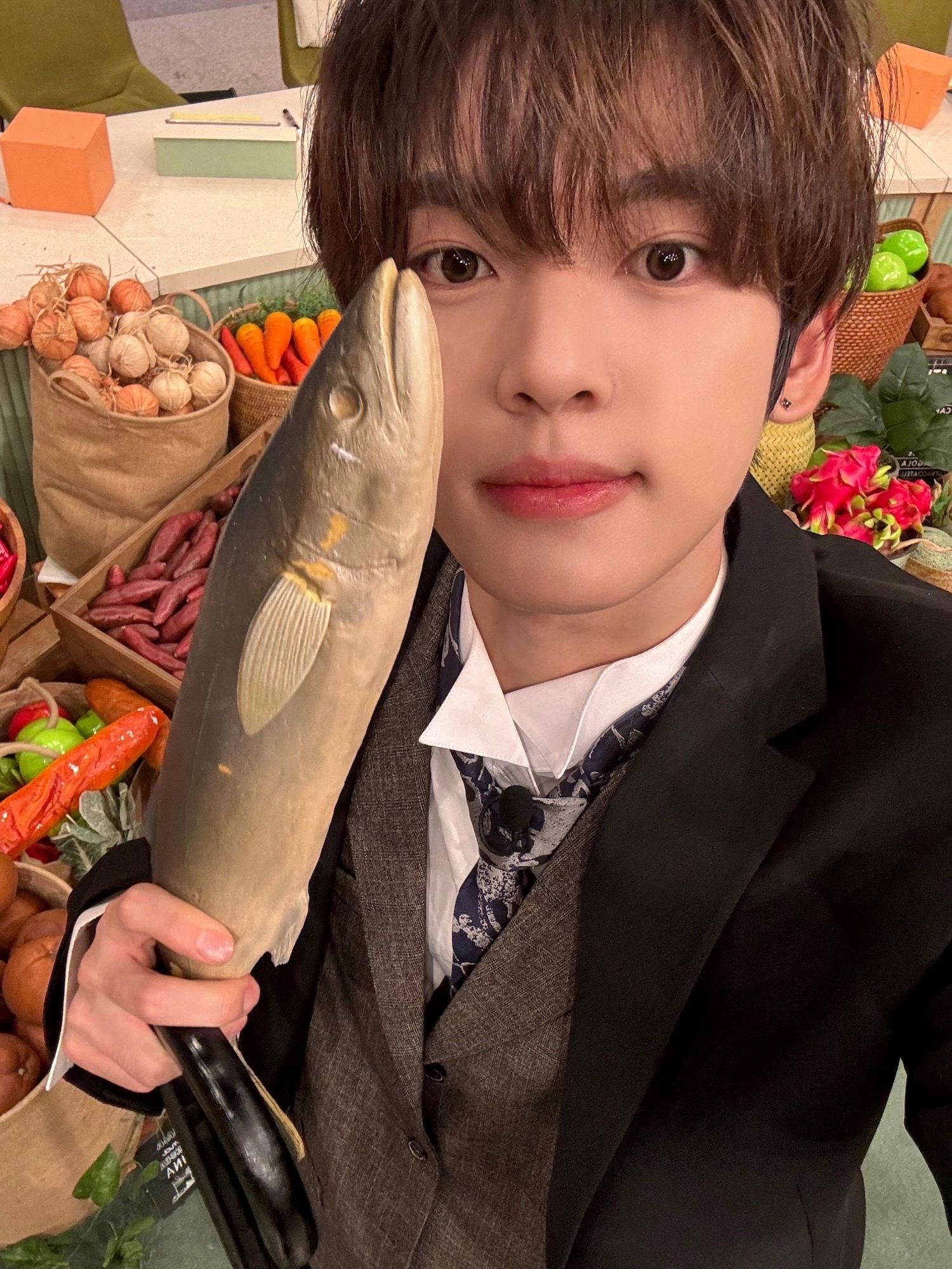 Recent activity shot of Han Yujin (ZEROBASEONE)