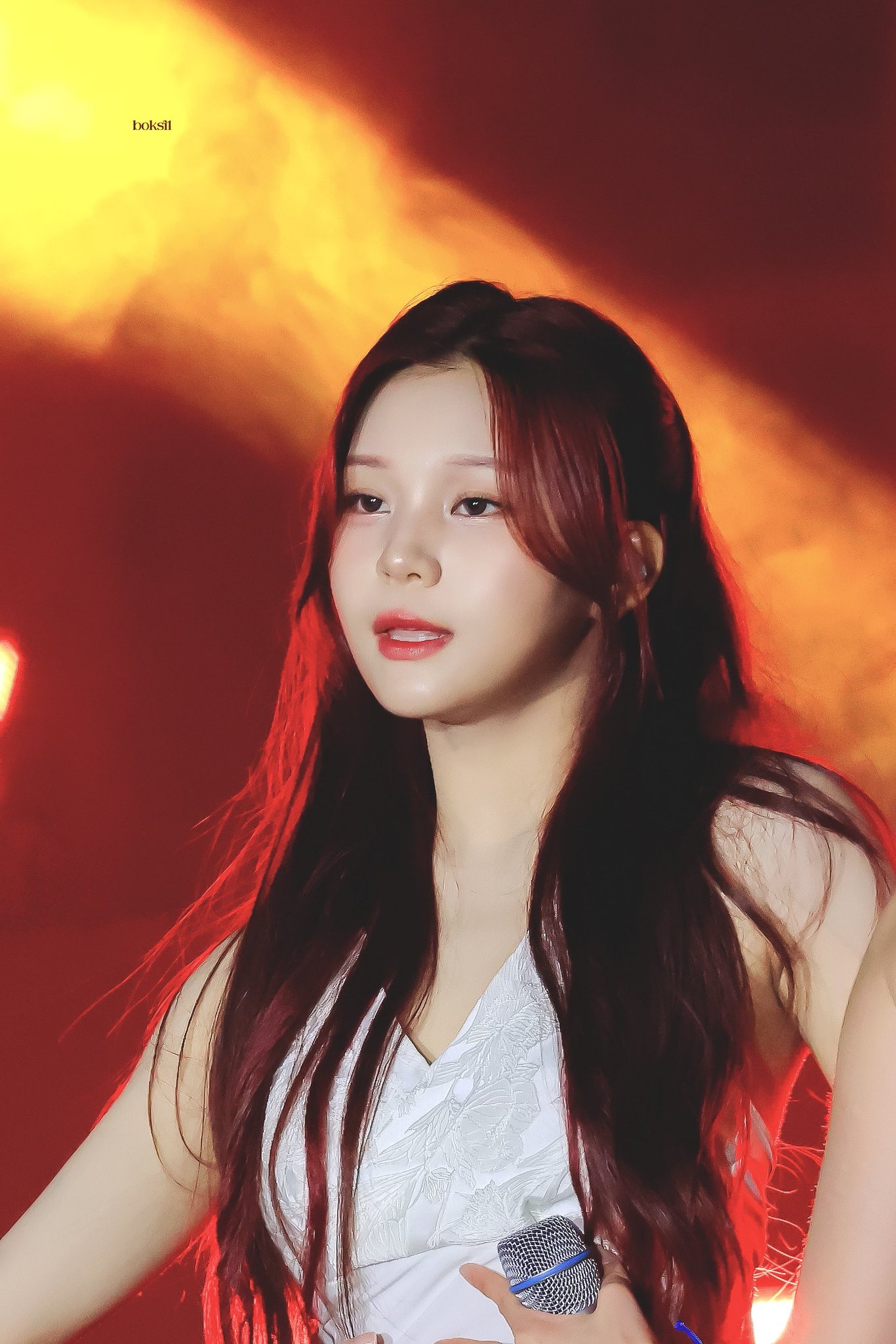 A moment captured by Umji (GFRIEND, VIVIZ)'s fan