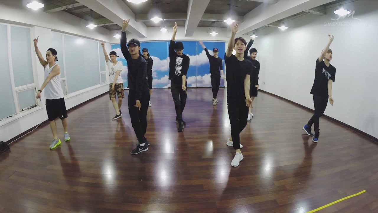 Momen yang diabadikan oleh penggemar Sehun (EXO)