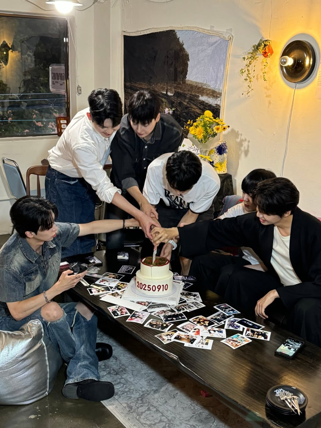 Behind-the-scenes cut of UP10TION
