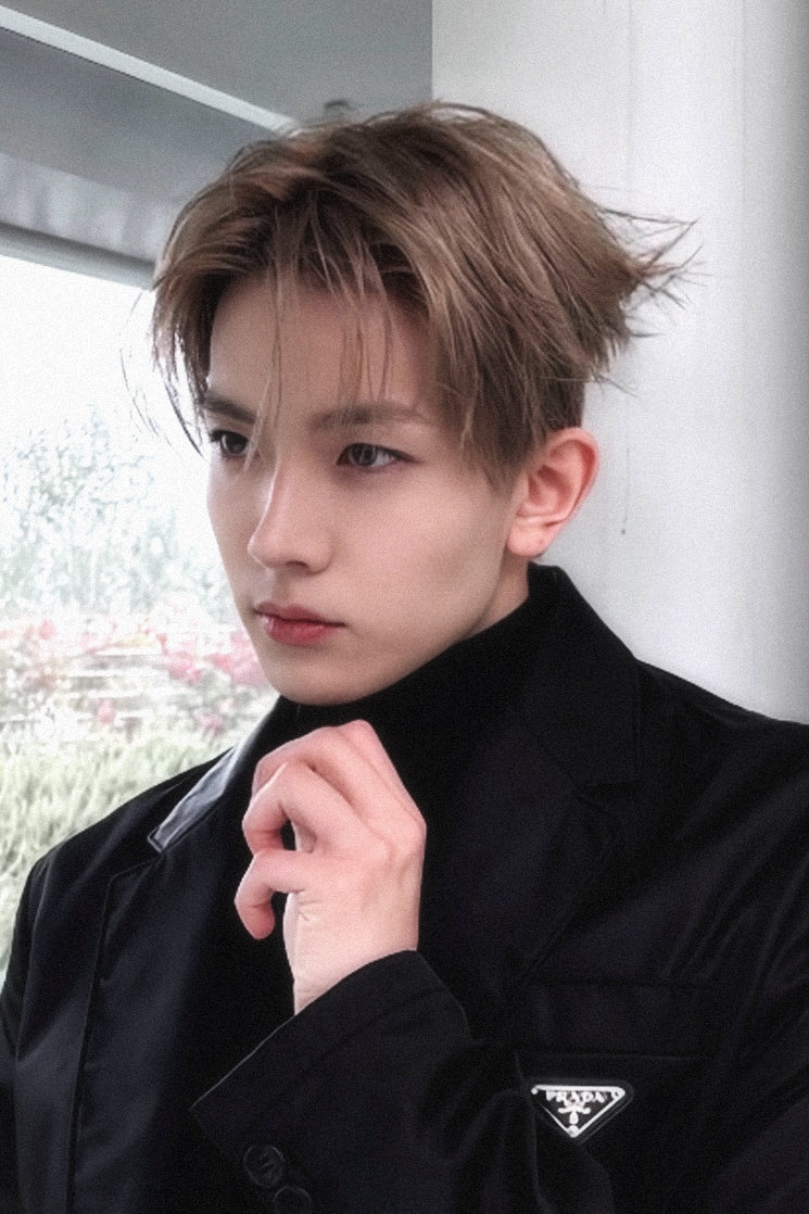 Today's hottest K-pop community feed