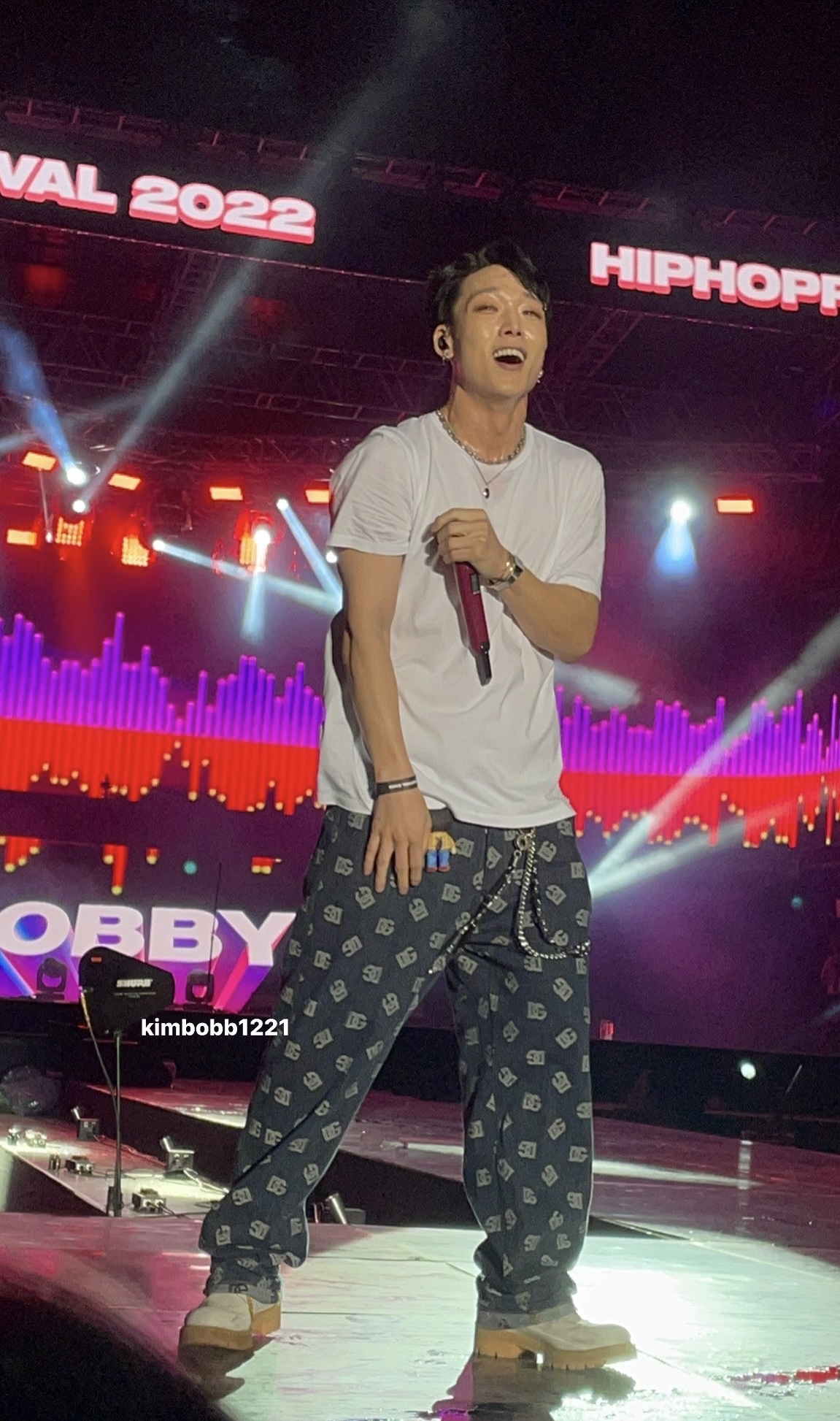 A heartfelt wallpaper shared by BOBBY (iKON)'s fans