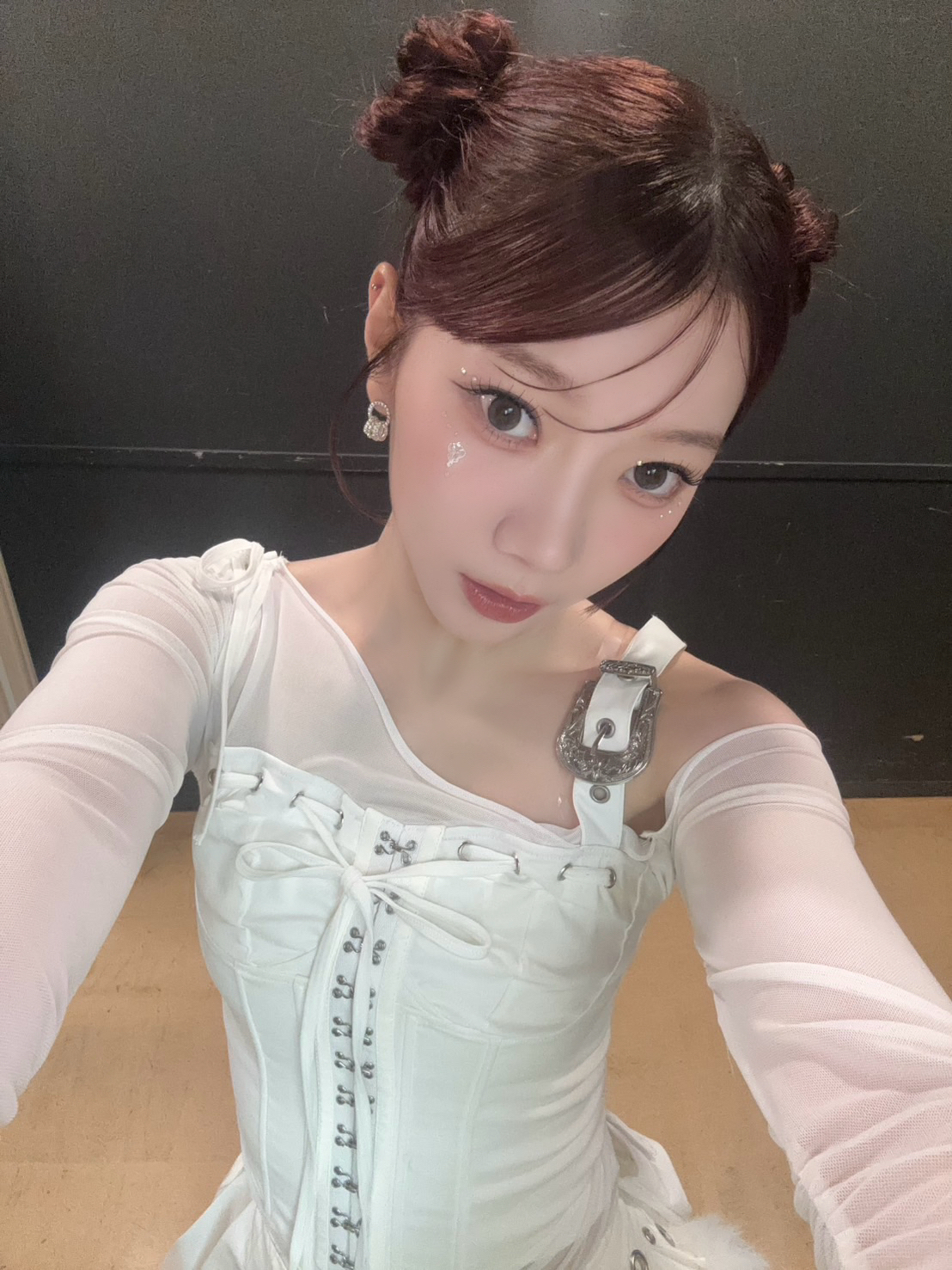 Behind-the-scenes cut of Sakaguchi Rino (IS:SUE)