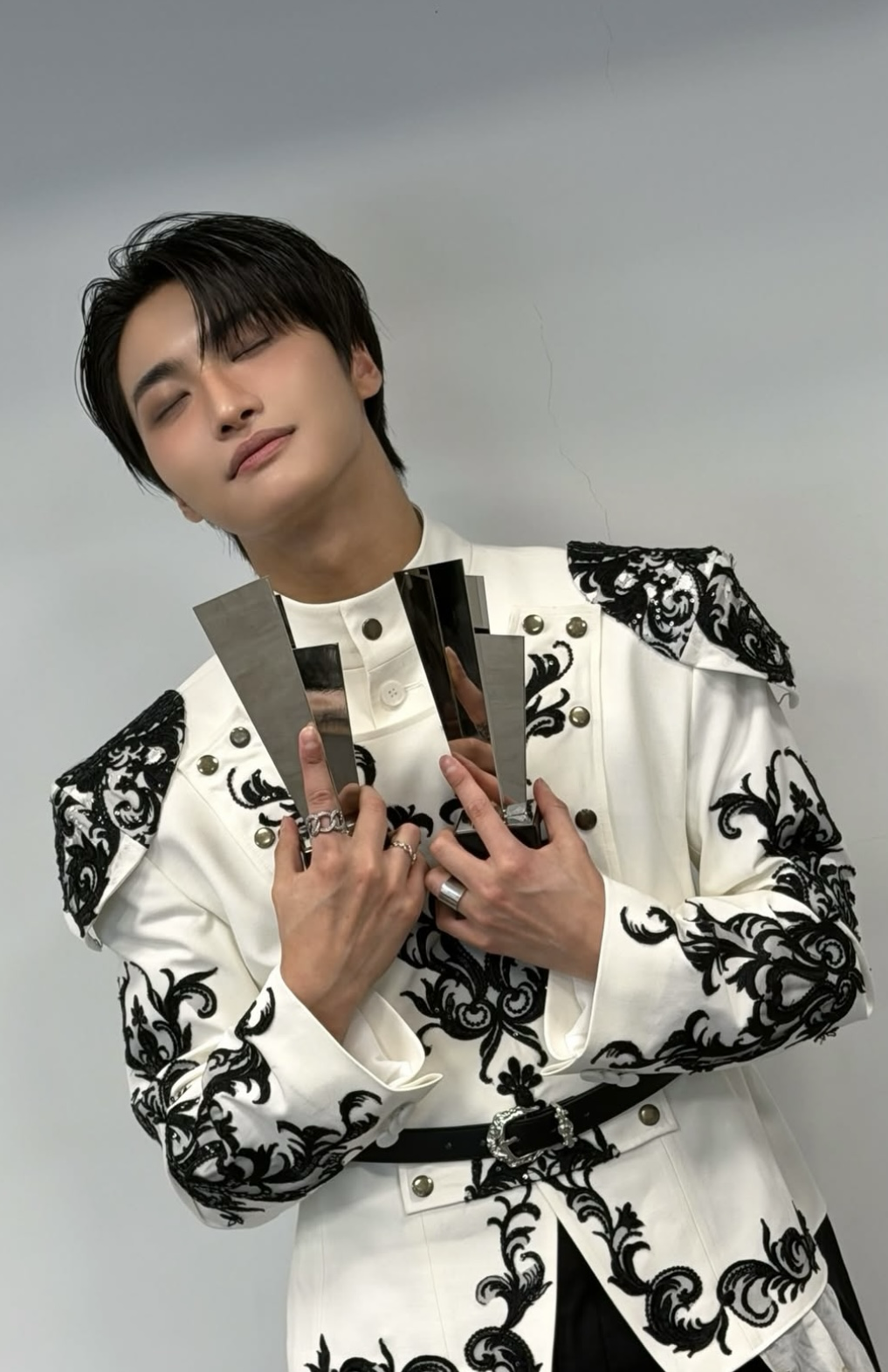 Behind-the-scenes cut of Seonghwa (ATEEZ)