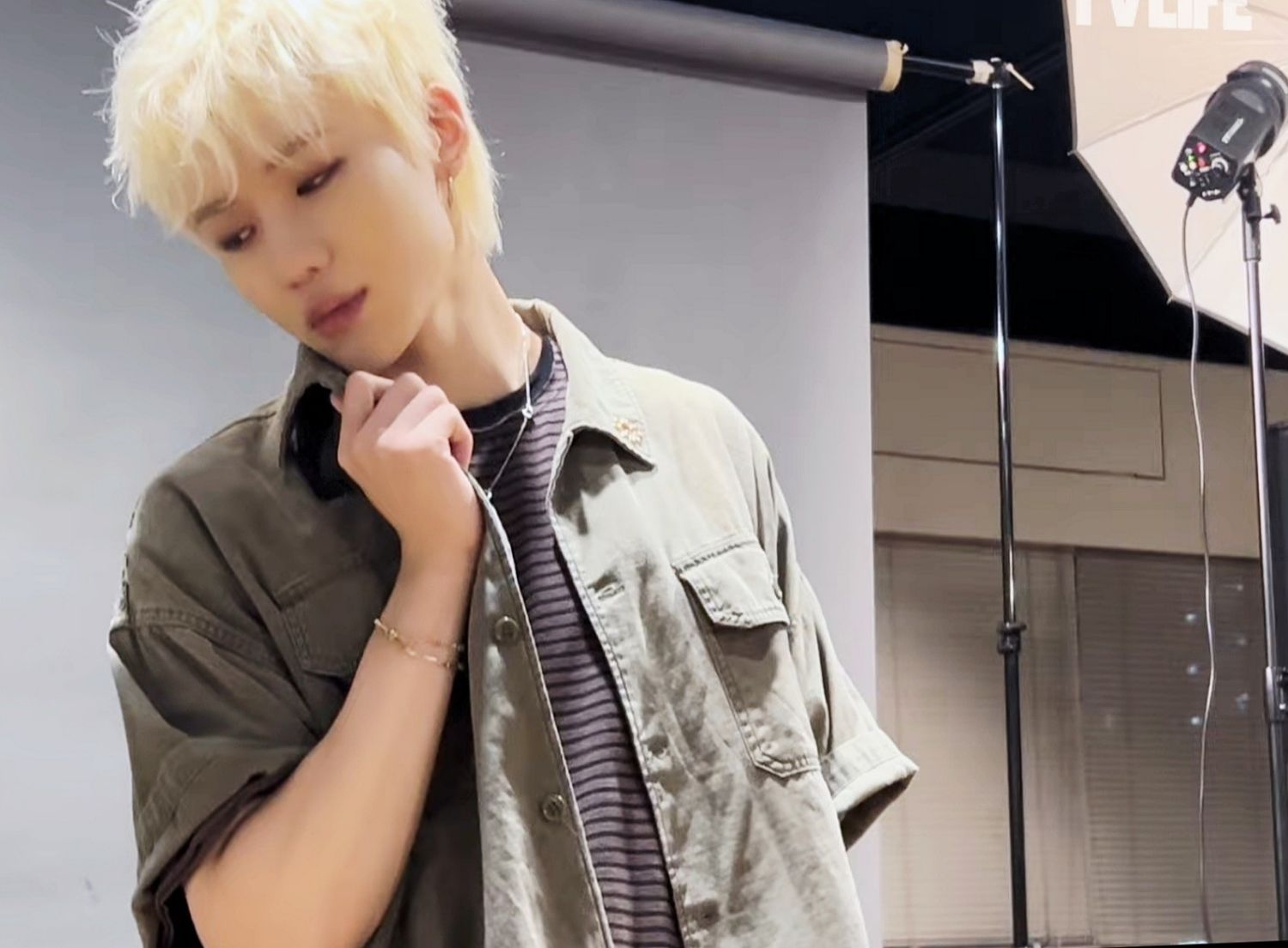 Behind-the-scenes cut of Junhyeok (TNX)