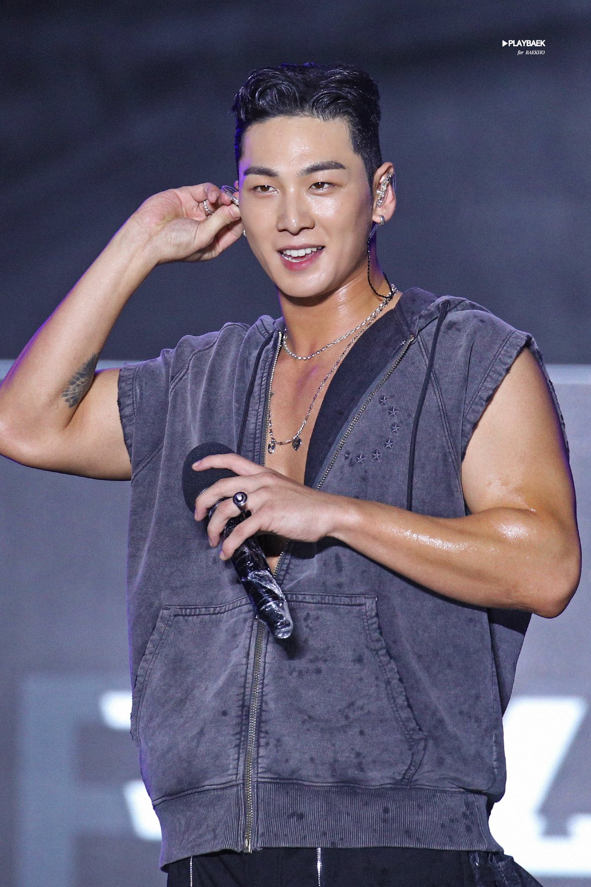 Behind-the-scenes cut of Baekho