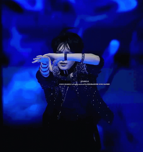 성한빈 (제로베이스원)의 최신 사진