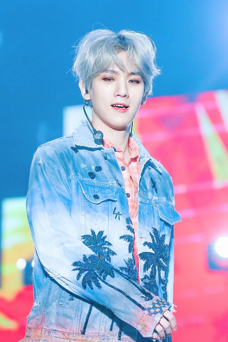 Foto aktivitas terbaru Baekhyun (EXO)