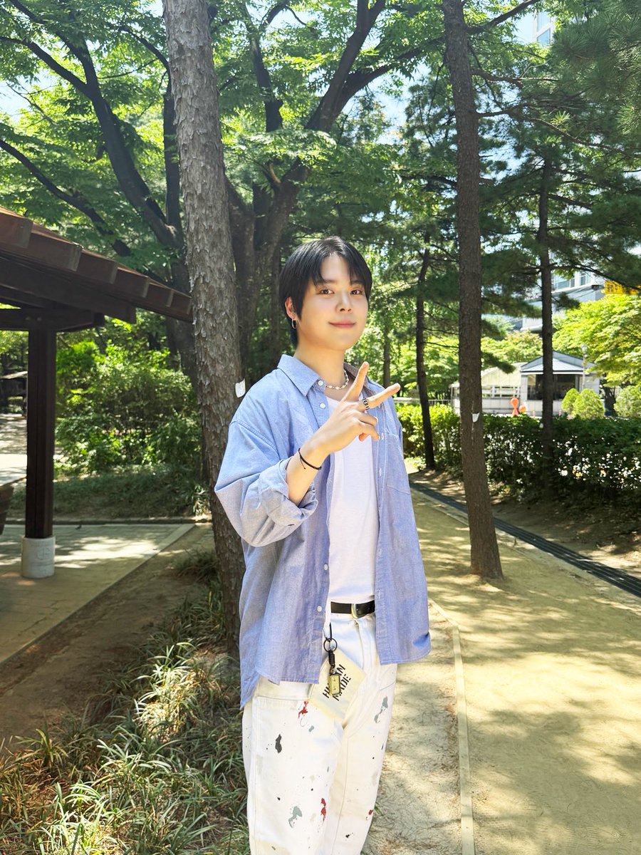 Behind-the-scenes cut of VERIVERY