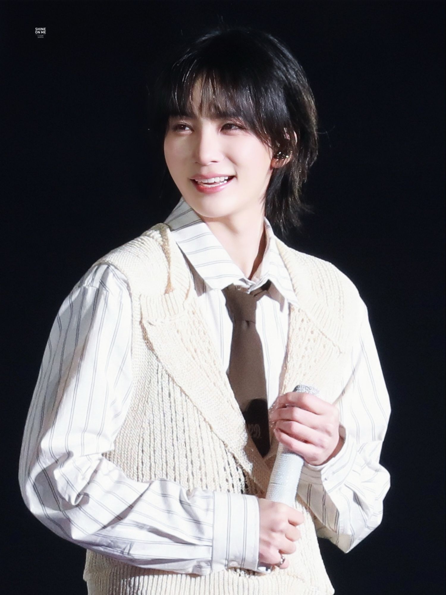 A moment captured by Jeonghan (SEVENTEEN)'s fan
