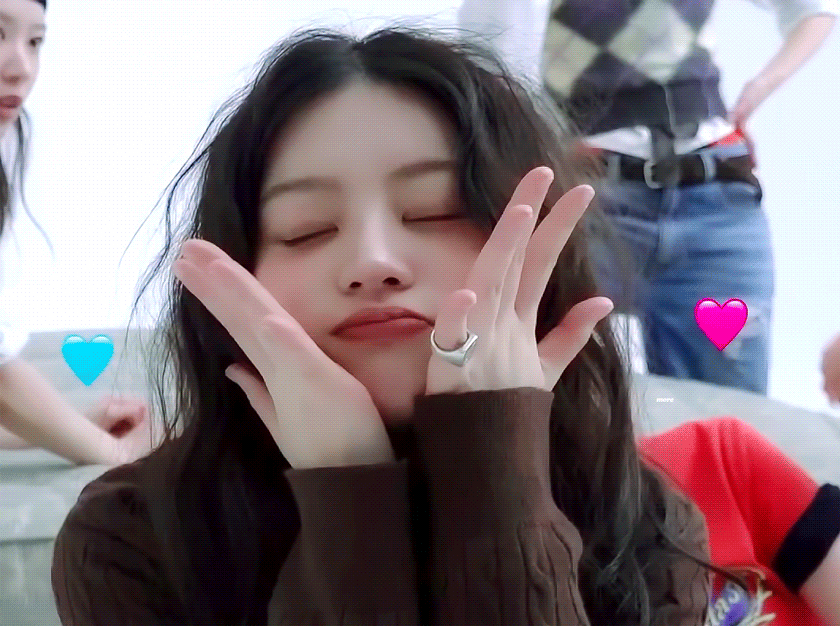 Latest photo of Minju (ILLIT)