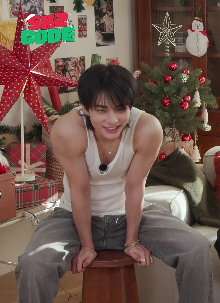 Behind-the-scenes cut of Hyunjin (Stray Kids)