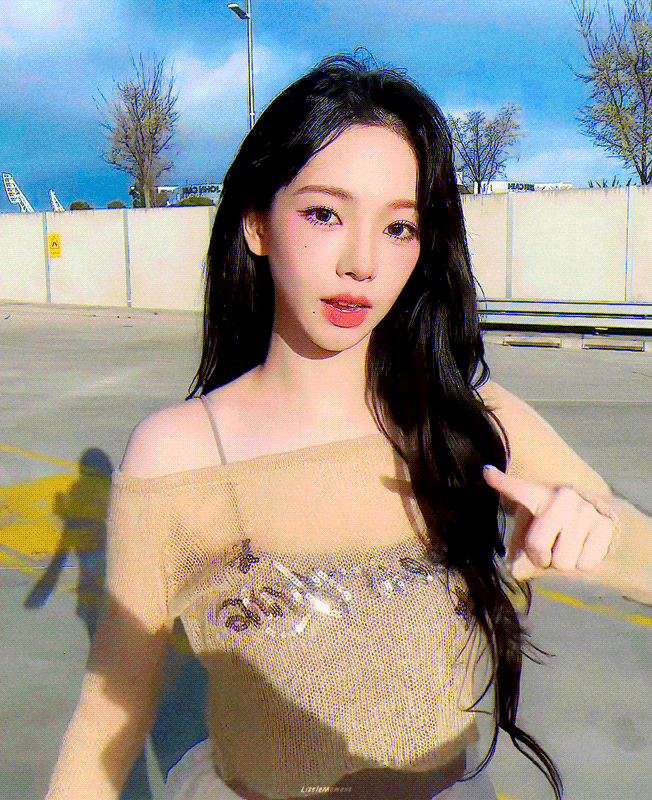Latest photo of Karina (aespa)